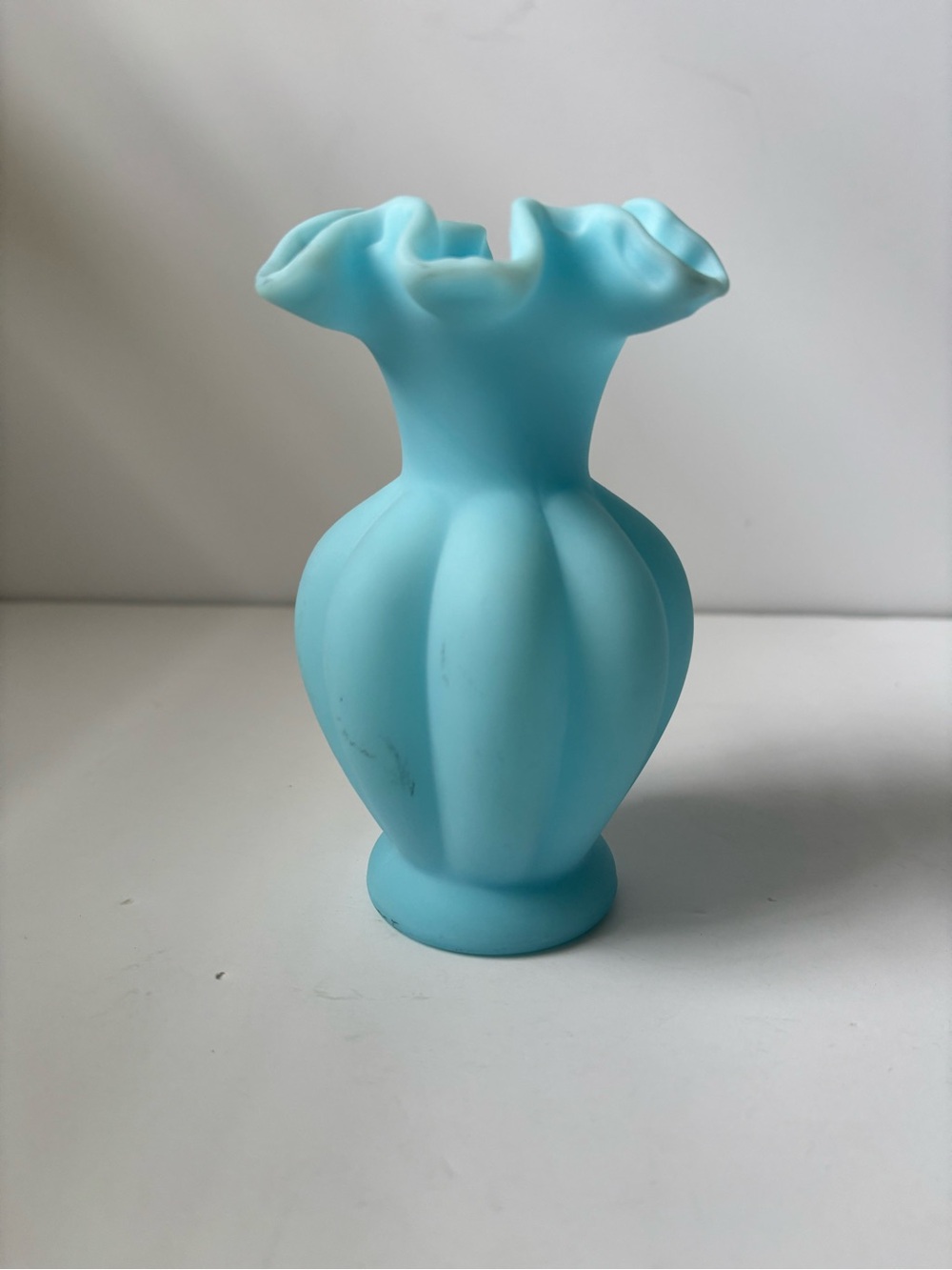 FENTON Vintage Turquoise Blue Ruffled Satin Glass Vase Melon Vase Collectible